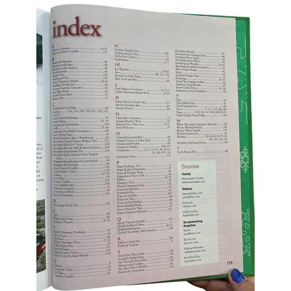 Better Homes & Gardens Christmas From The Heart Book - Picture 4 of 5